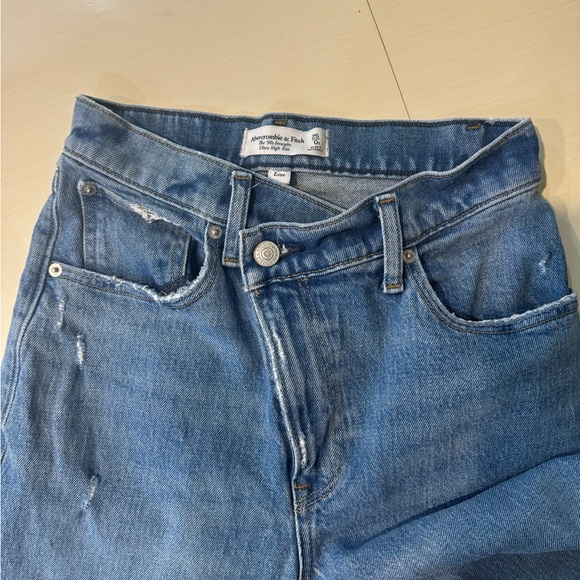 Abercrombie 90s Straight Ultra High Rise Jeans Curve Love - Picture 2 of 4